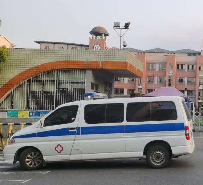 光泽救护车出租护送骨折病人一公里多少钱